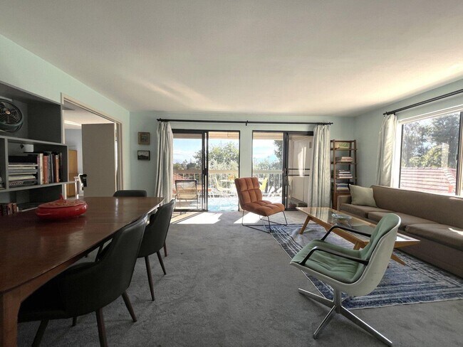 Building Photo - 1725 N Vía Miraleste