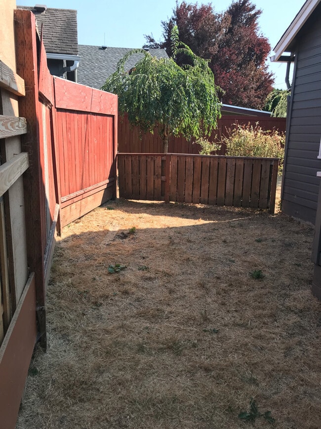 Building Photo - Classy 3BD/2BA House - Spacious Bedrooms, ...