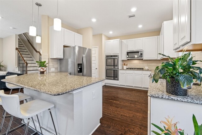 Building Photo - 1853 Commons Hill Ln