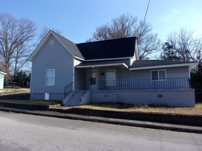 Primary Photo - Spacious 2 Bedroom 1 Bath Home with Laundry