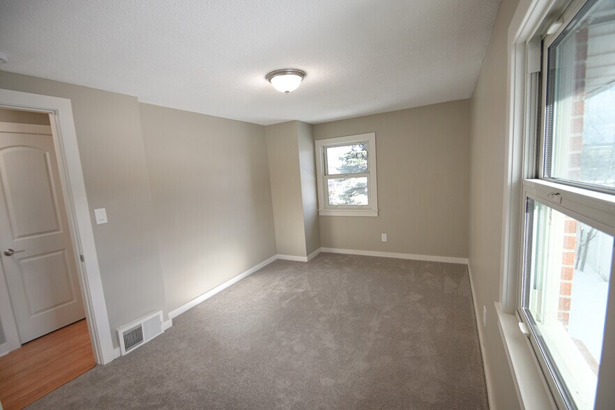 Bedroom 1 - 553 Mill St