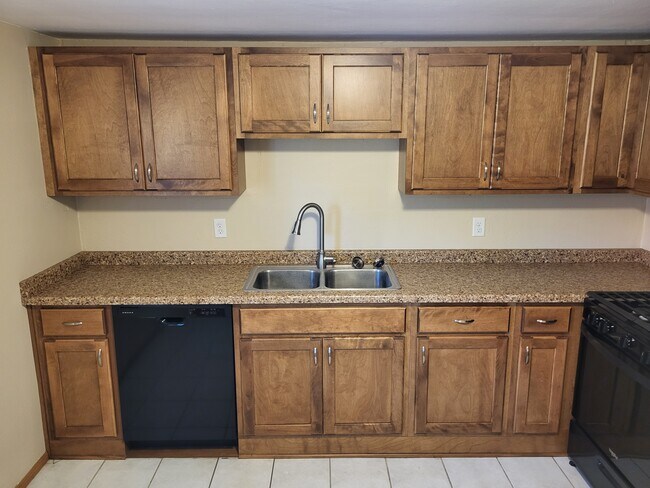 Building Photo - 6610 Carman Dr