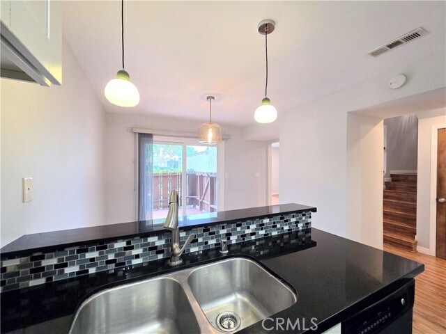 Building Photo - 3701 Country Club Dr