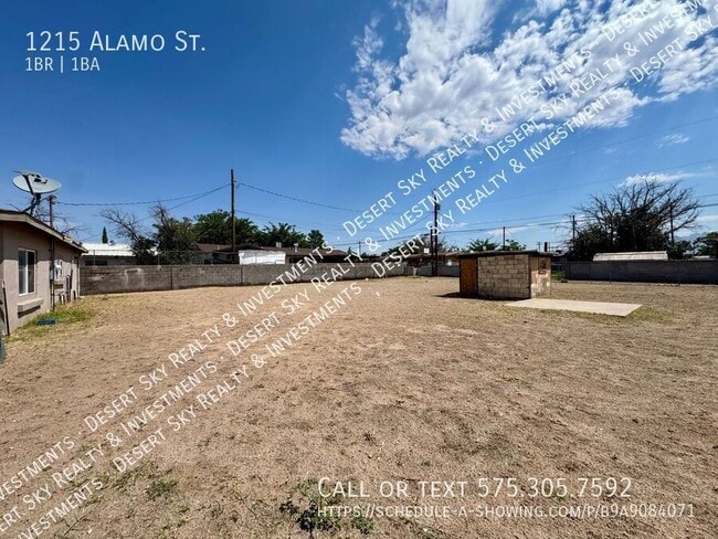 Building Photo - 1215 Alamo St