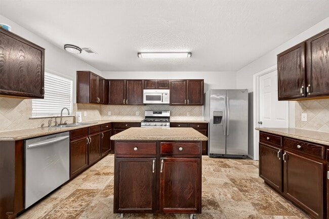 Building Photo - 15007 Sugar Sands Dr