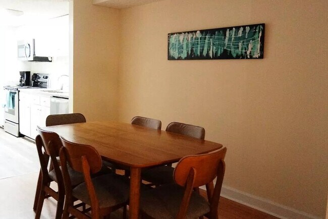 Building Photo - 290 Appleby Dr