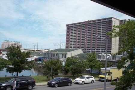 Building Photo - 105 Jamestown Rd