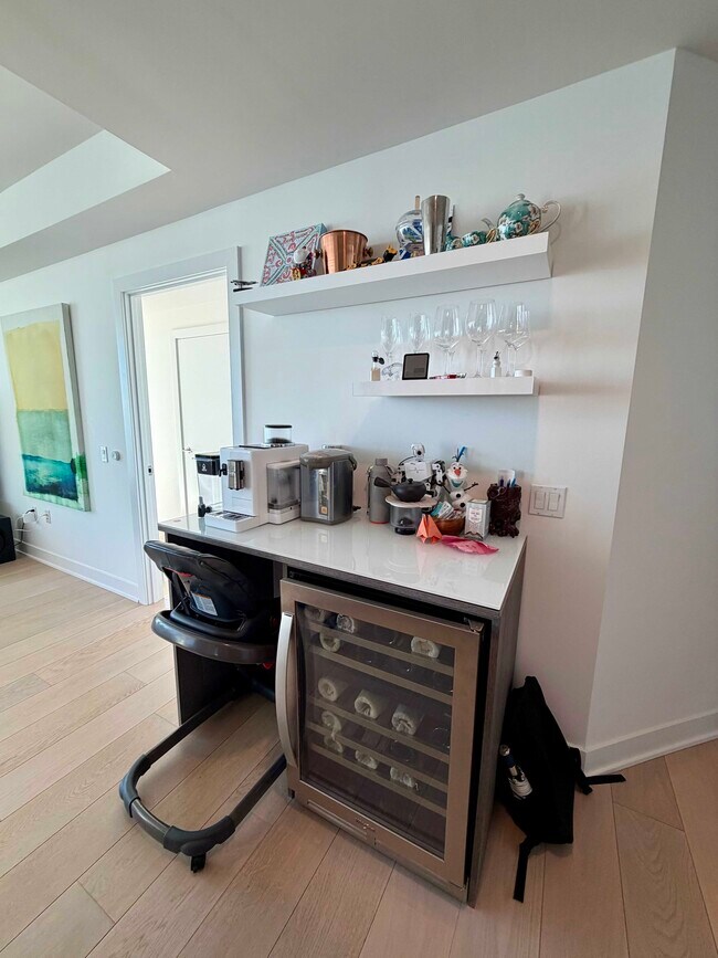 Building Photo - 201 Folsom St