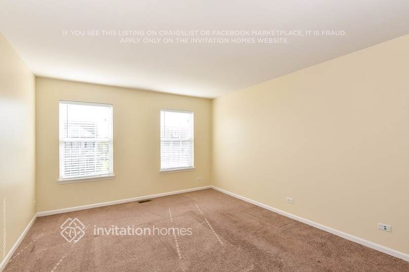 Building Photo - 2562 Hillsboro Blvd