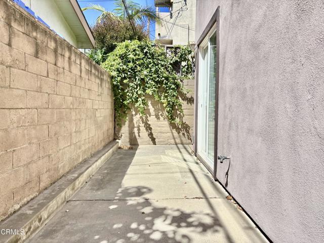 Building Photo - 272 Cahuenga Dr