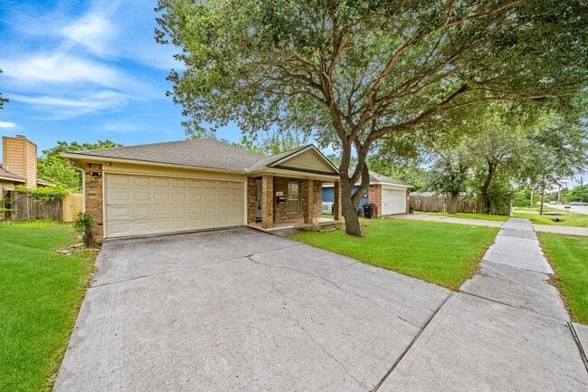 Building Photo - 3521 Lydia St