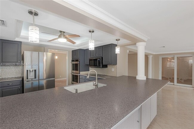 Building Photo - 2070 NE 65th St