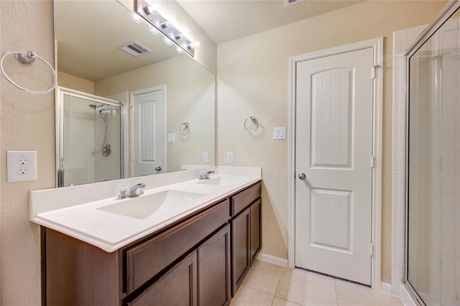 Building Photo - 2915 Iron Range Ct