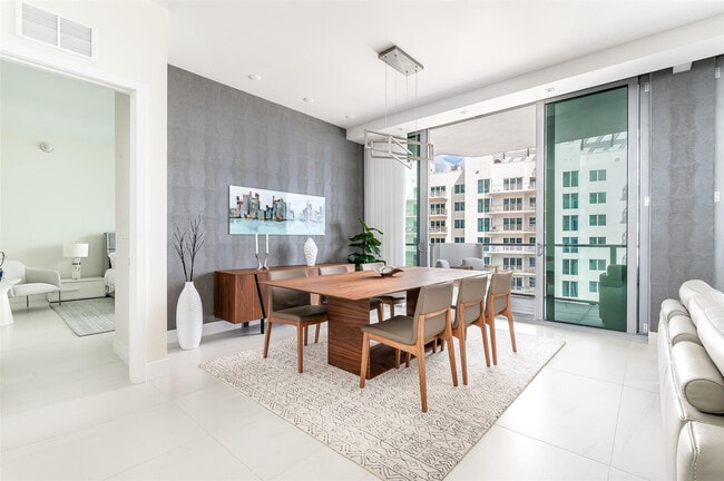 Building Photo - 3100 N Ocean Dr