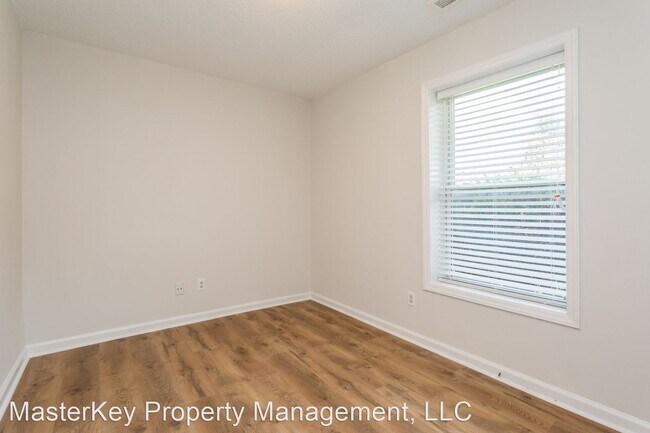 Building Photo - 3 br, 1 bath House - 211 Golf Course Drive