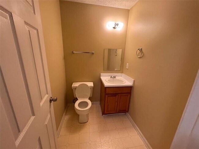 Building Photo - 1060 Litchfield Way SW