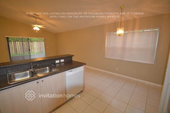 Building Photo - 3935 Majestic Palm Way