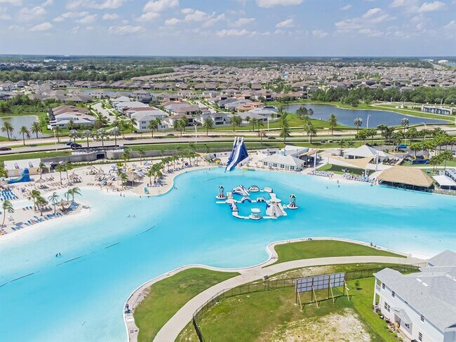 Building Photo - 7323 Pool Compass Loop