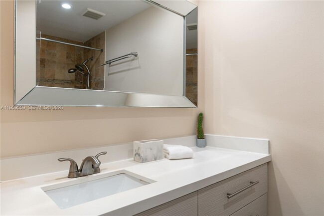 Building Photo - 20291 NE 30th Ave