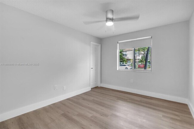 Building Photo - 560 NE 63rd St