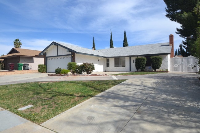 Primary Photo - 11060 Davis St