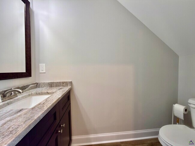 Building Photo - 212 Beau Claire Cir