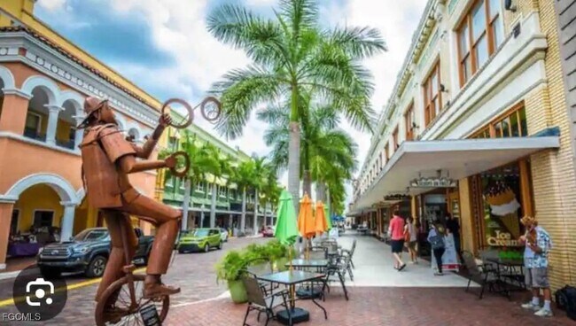 Building Photo - 1661 Coronado Rd