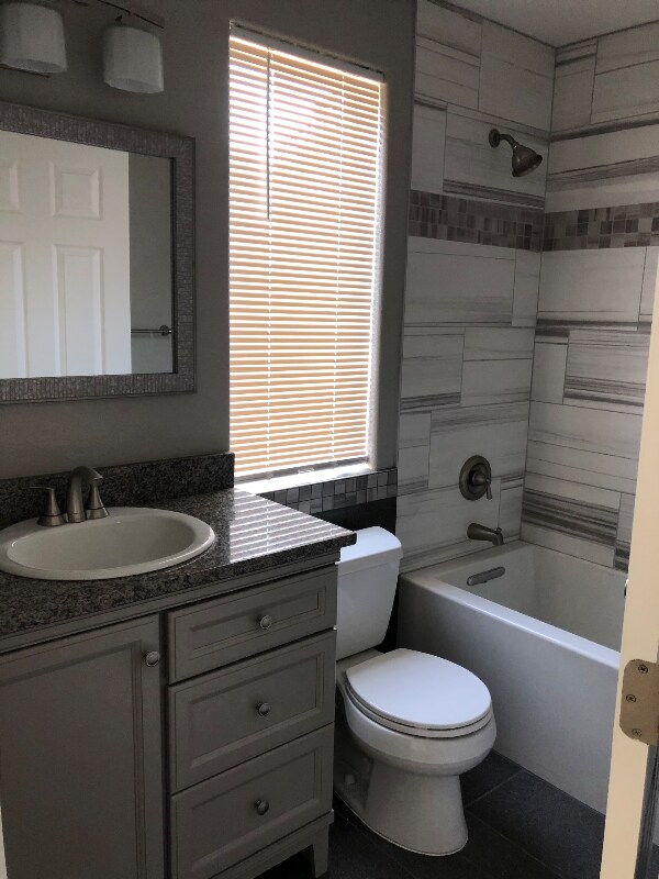 Building Photo - 3248 Mozart Dr