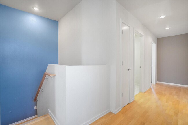 Building Photo - 3936 Silver Ave SE