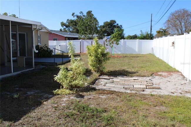 Building Photo - 8593 Lantana Dr