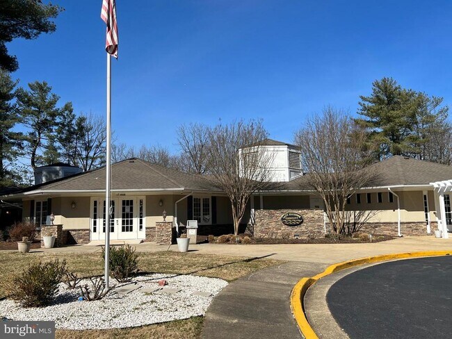 Building Photo - 9502 Tregaron Pl
