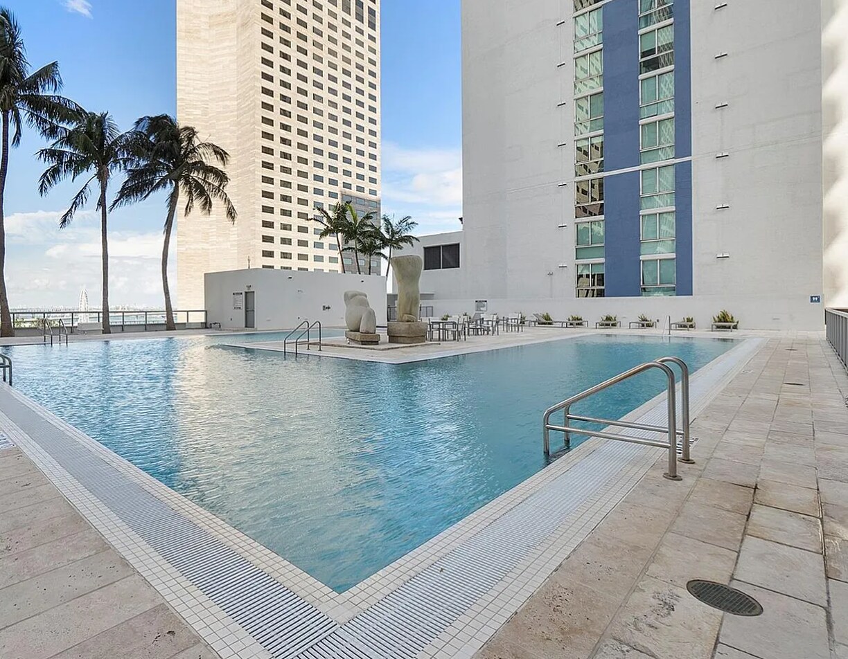 Building Photo - 325 S Biscayne Blvd