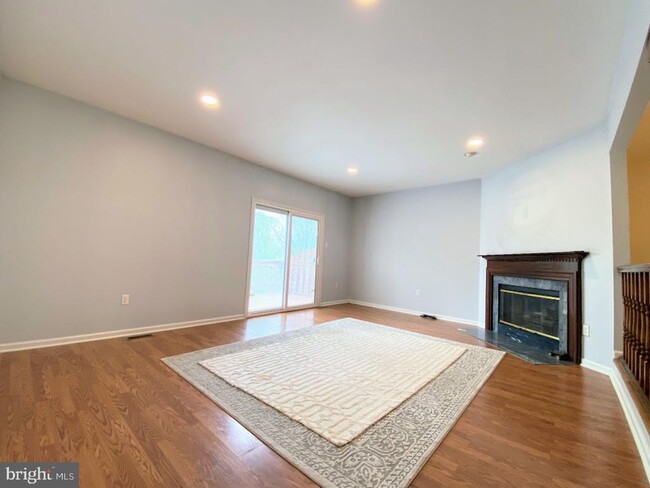 Building Photo - 618 Shropshire Dr