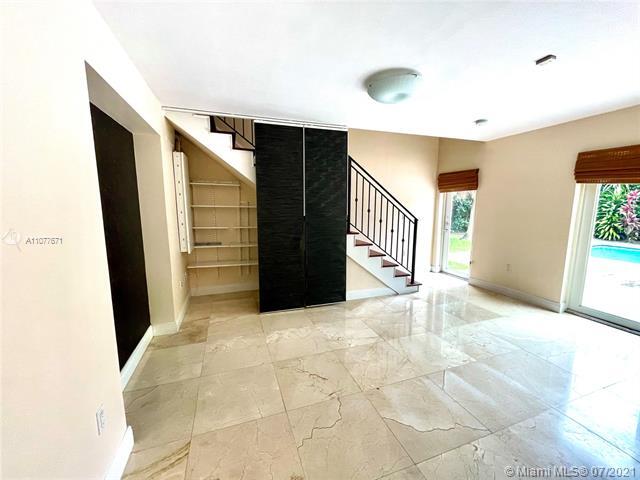 Building Photo - 10672 SW 77th Ave