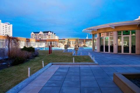 Building Photo - Modern 1 Bedroom 1 Bath Luxury Condo at Th...
