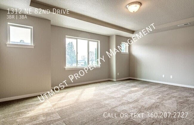 Building Photo - 1312 NE 82nd Dr