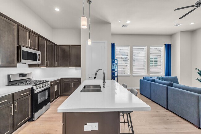 Building Photo - 144 Knightsbridge Park Ln