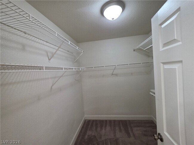 Building Photo - 1590 Mustang Dr