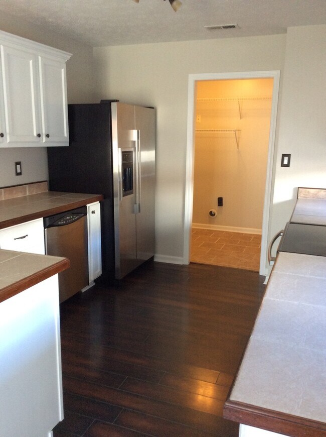 Building Photo - Greenwood - 3 BR home