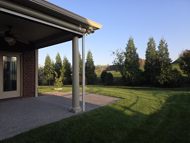 Building Photo - Resort Living At It's Finest in Foxland Harbor