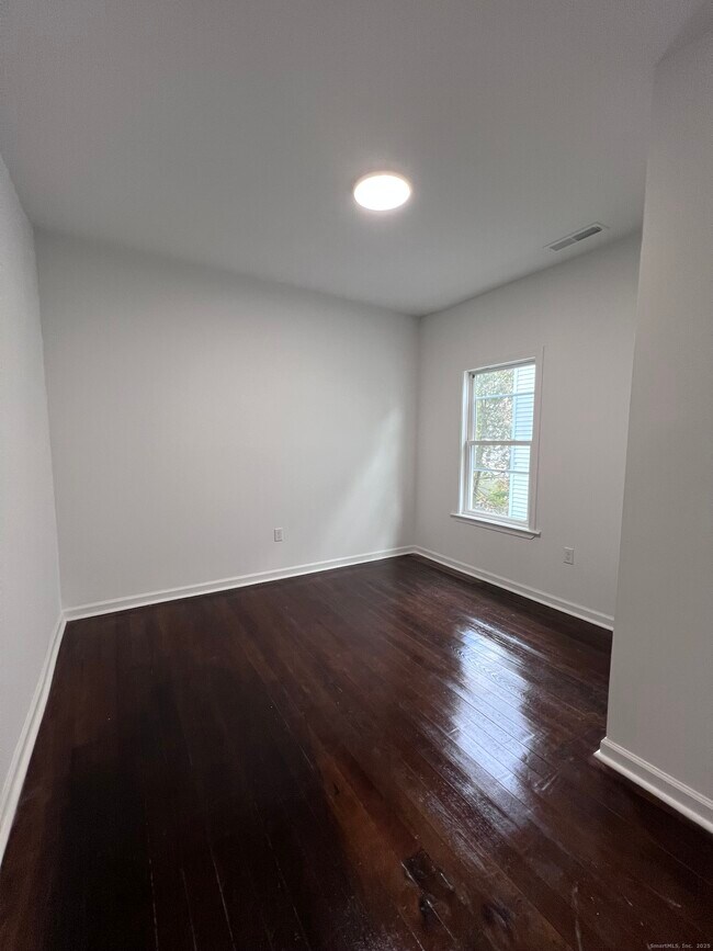 Building Photo - 36 Vermont St