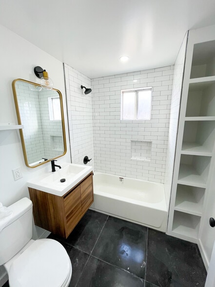 Bathroom # 2 - 162 Comstock Dr