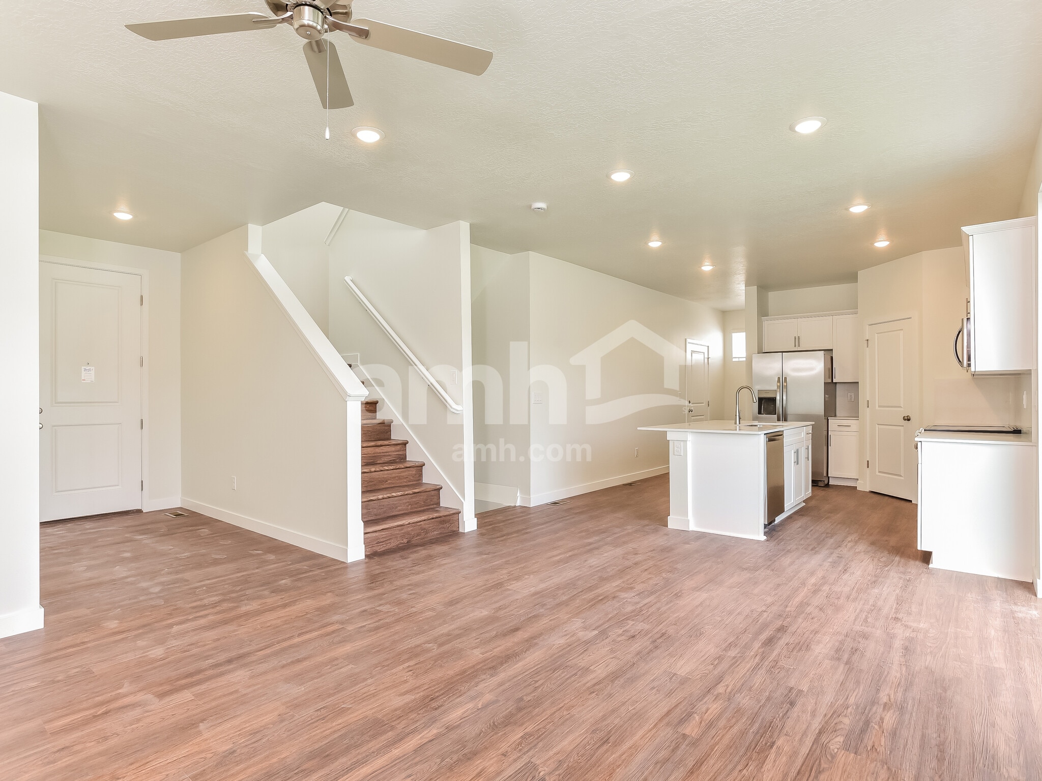 Building Photo - 8931 Royal Ln