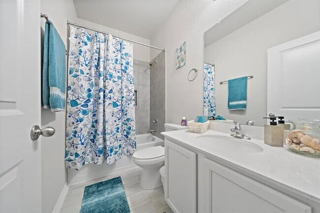 Building Photo - 714 Lee St