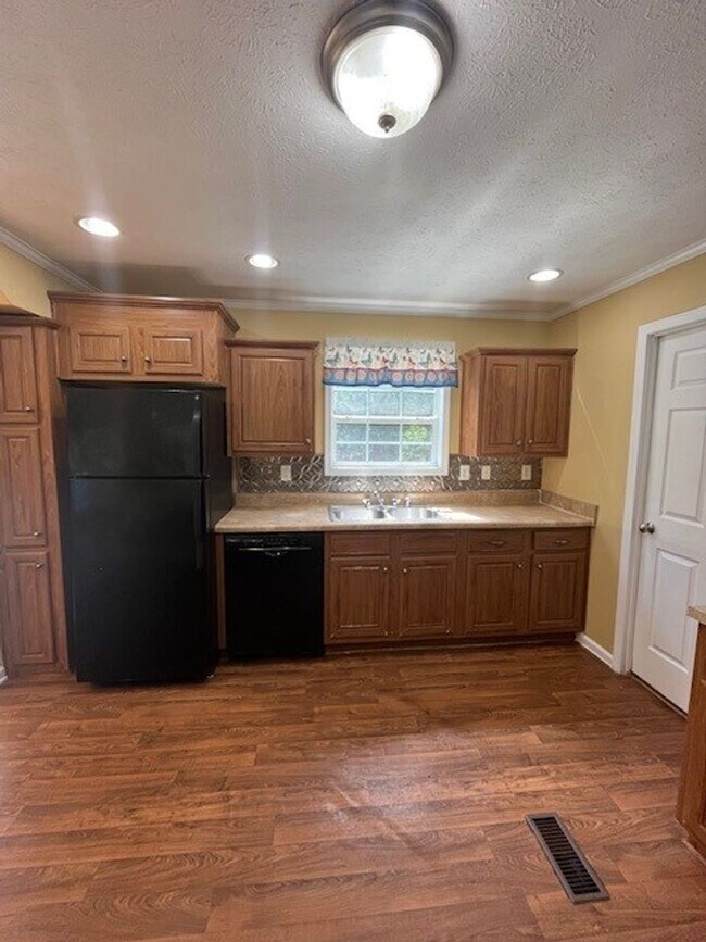 Building Photo - Spacious 3 bedroom 2 bath home in Leland