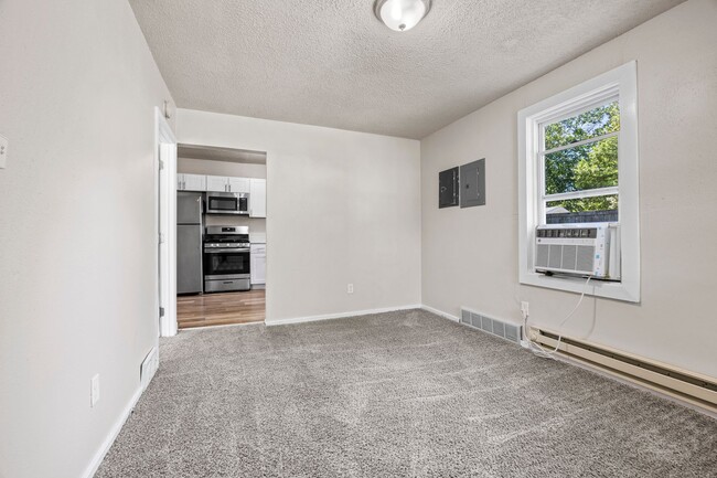 Building Photo - Update 1 bedroom Home with Fenced in Yard