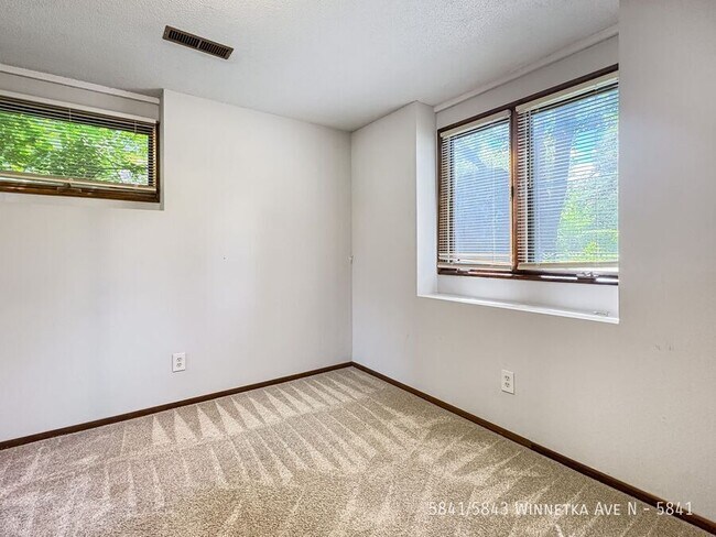 Building Photo - 5841/5843 Winnetka Ave N-5841