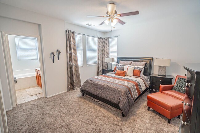Building Photo - Fully Furnished House - Short Term Lease -...