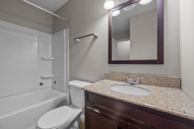 Building Photo - Welcome to Regalwoods!