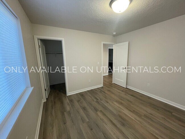 Building Photo - 802 E 1400 S